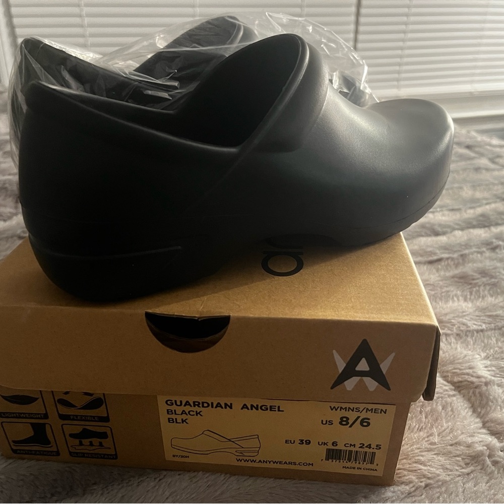 Anywear work clogs
